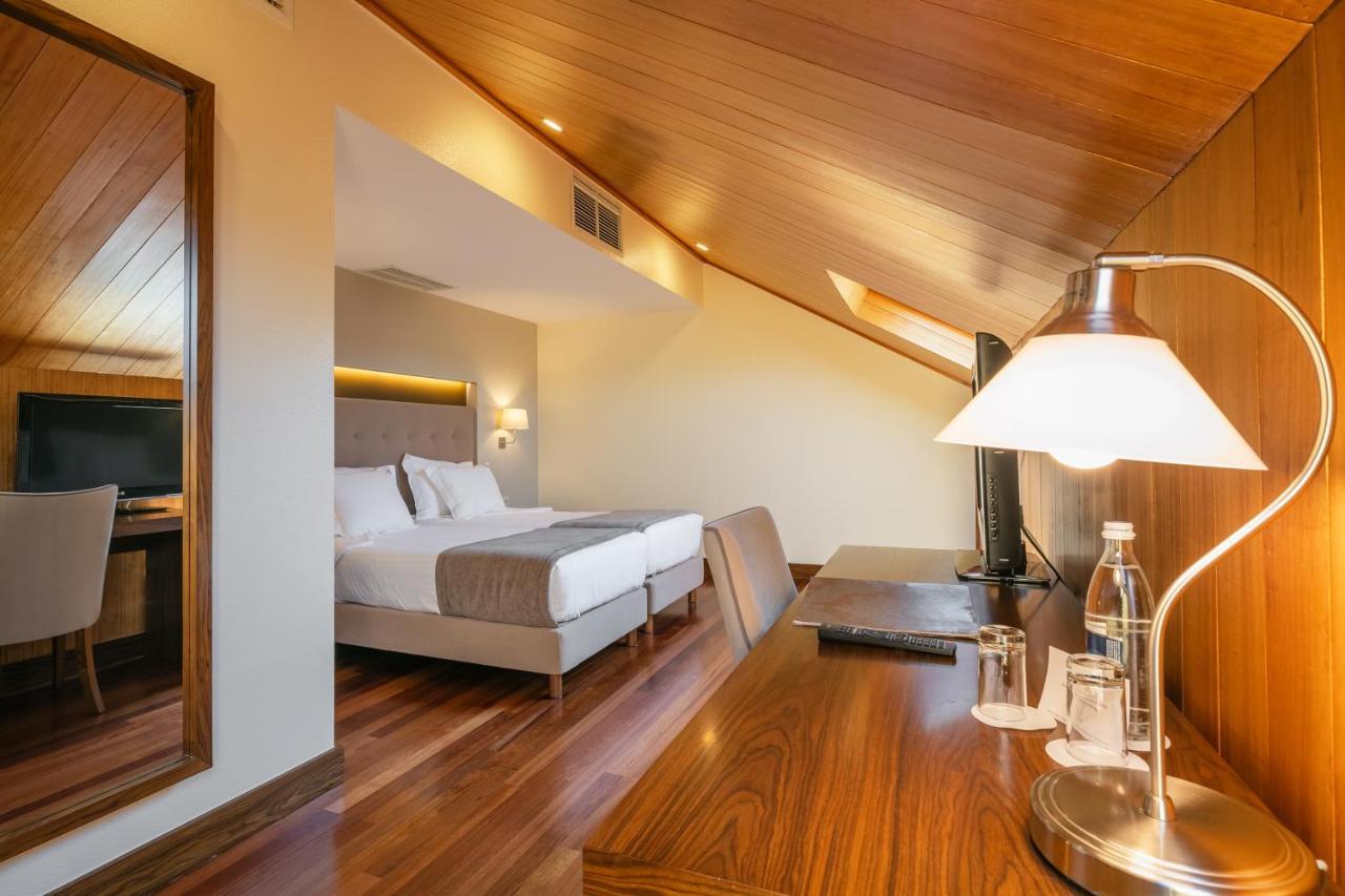 Twin Room Attic,721107103:JPEG